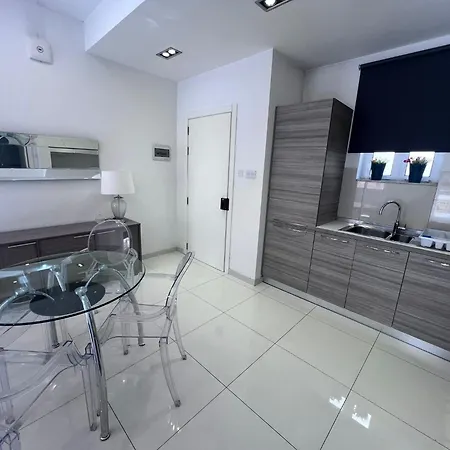 Sunny One Bedroom In Old Bakery Street شقة فاليتا