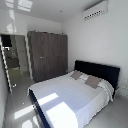Sunny One Bedroom In Old Bakery Street شقة *