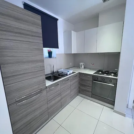 Sunny One Bedroom In Old Bakery Street *